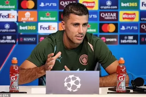 تقارير: مانشستر سيتي يجهز عقدا جديدا لرودري